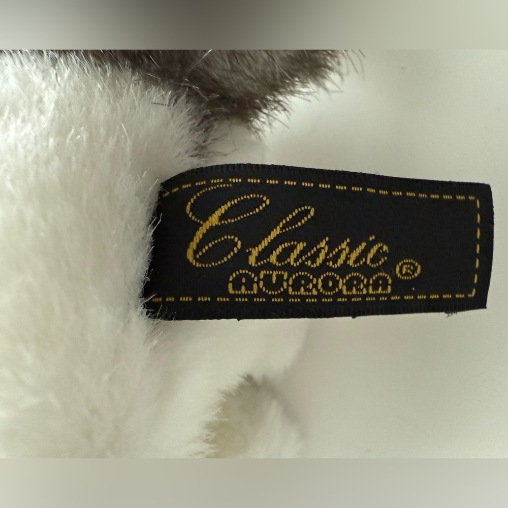 Classic Aurora Husky Cuddly Plush Toy - Picture 5 of 10